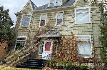 Building Photo - 3 Bedroom Dinkytown Apartment Available Now!