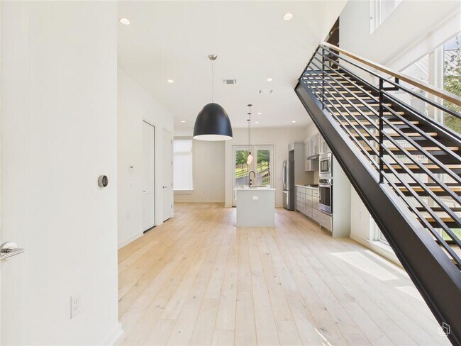 Foto del edificio - 3306 Cantwell Ln
