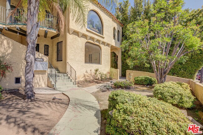 Foto del edificio - 4427 Finley Ave