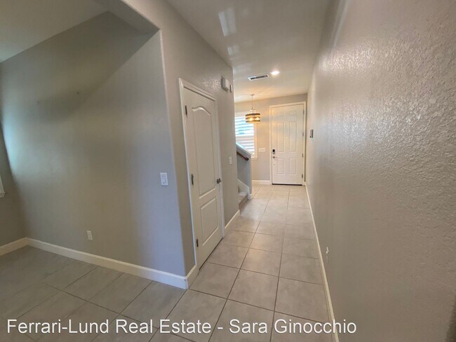 Building Photo - 4 br, 3 bath House - 6072 Red Sun Drive