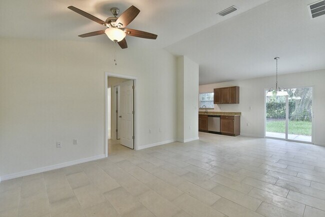 Foto del edificio - 6128 NW 47 Pl