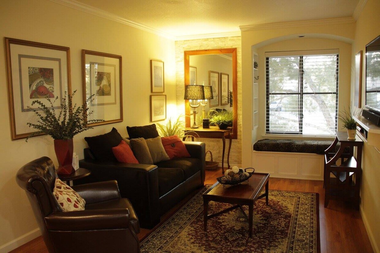 Foto principal - 919 N Heritage Dr