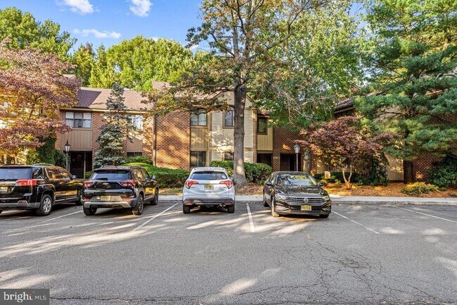 Foto del edificio - 505B Cypress Point Cir