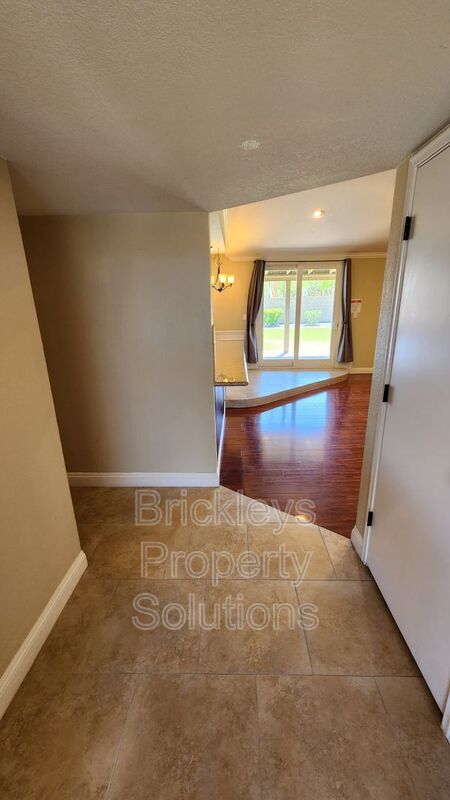 Building Photo - 2453 E Jacinto Ave