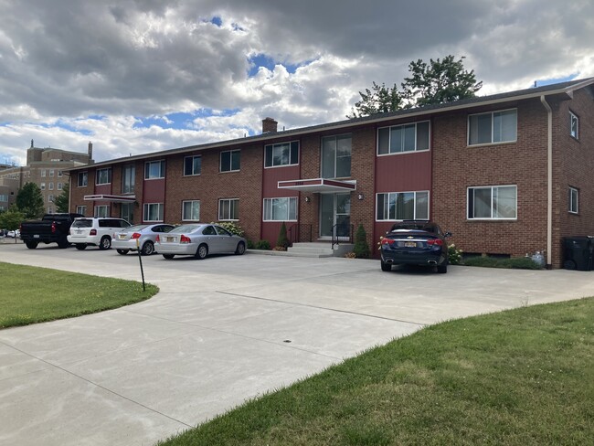Foto del edificio - 2994 Elmwood Ave