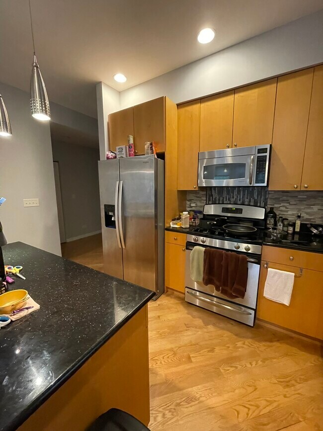 Foto del edificio - 4956 S Champlain Ave