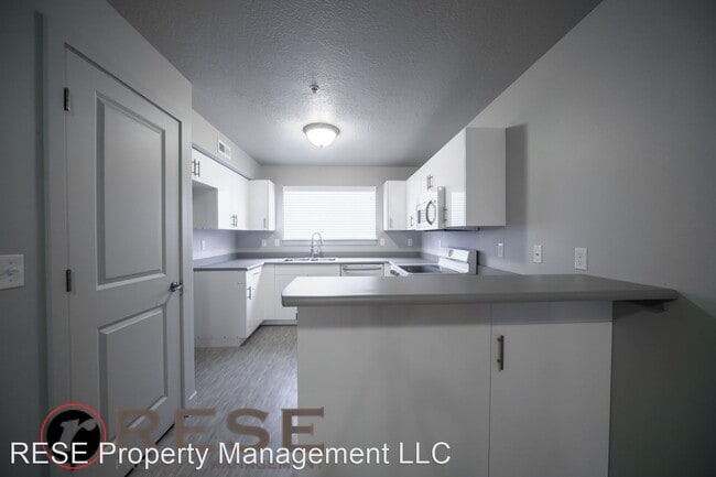 Building Photo - 2 br, 1 bath House - 1026 N 1090 W #104