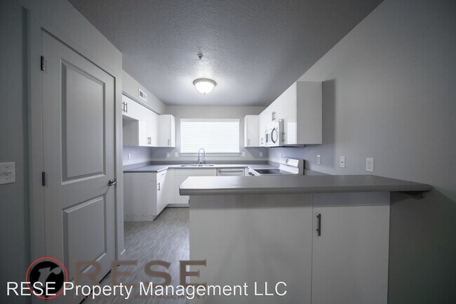 Foto del edificio - 2 br, 1 bath House - 1026 N 1090 W #104