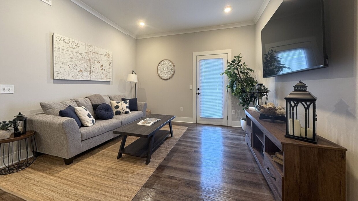 Photo - Pointe Grand Plant City Apartments