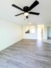 Building Photo - 500 Tiki Dr