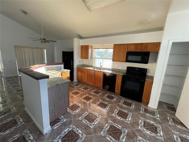 Building Photo - 8581 Fort Thomas Way