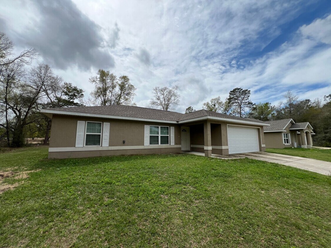 Lovely, 3 Bedroom, 2 Bathroom Home in Ocala!! House Rental in Ocala