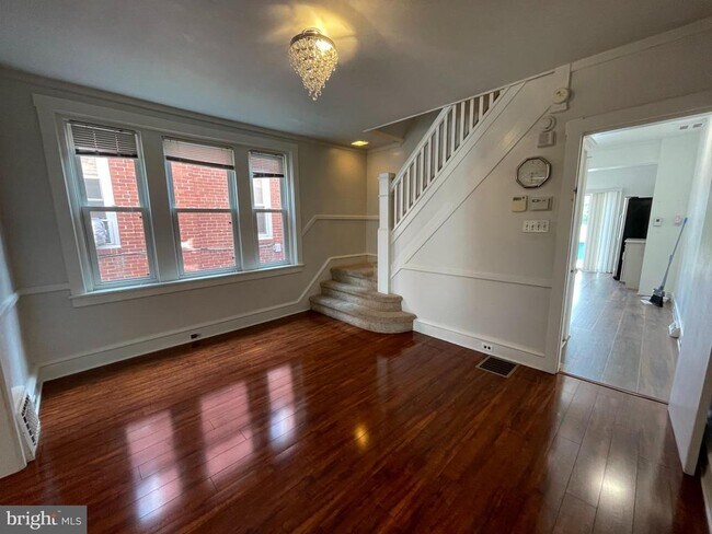 Building Photo - 1107 Fern Ave