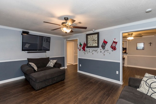 Building Photo - 920 S Village Creek Pkwy