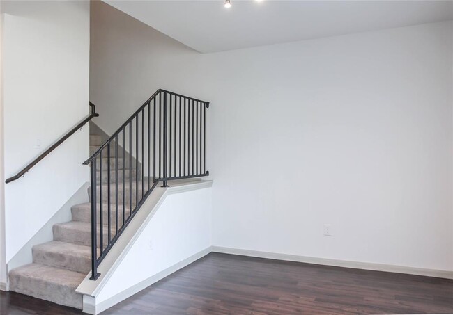 Building Photo - 16848 W Lake Houston Pkwy