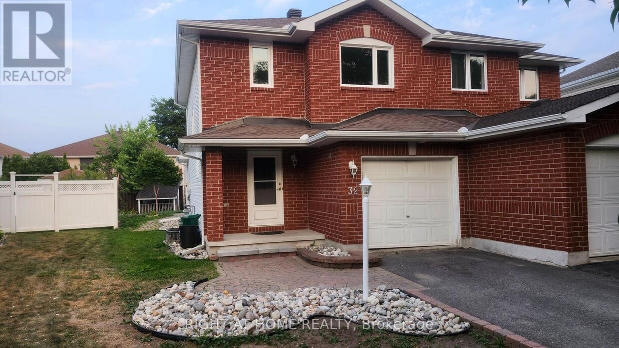 Photo principale - 32 Saffron Ct