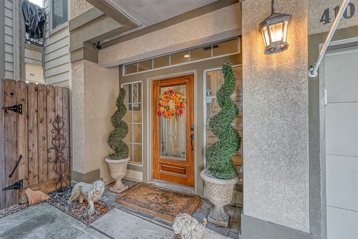 Building Photo - 410 Fowler St