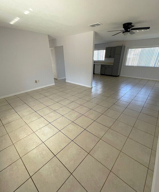 Building Photo - Annual Single Family Home in The Jockey Club Community!