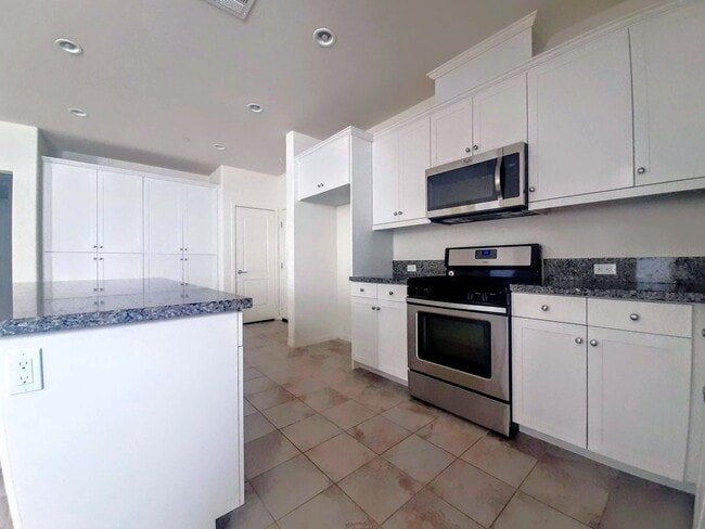 Building Photo - MERIDA LANE BREA 92823 (2 BED / 2 BATH)