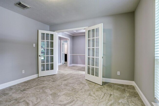 Building Photo - 3317 Windfern Dr
