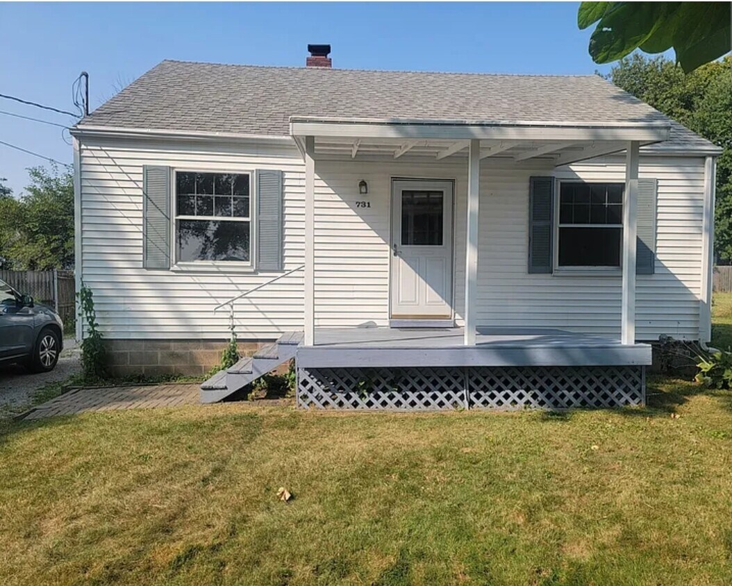 Primary Photo - 731 E Division Ave