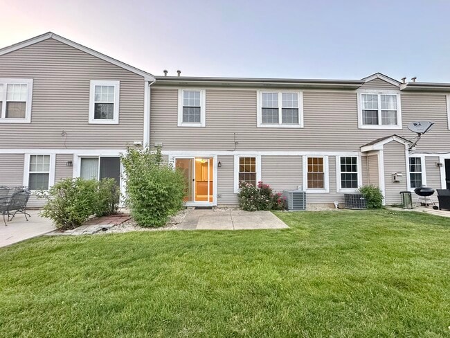 Building Photo - 16033 Tiger Dr