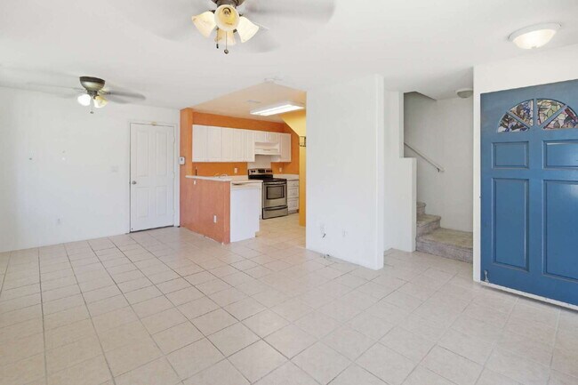 Building Photo - 3BR/2.5BA Townhome w/ 2-Car Garage & Solar – Ewa Beach