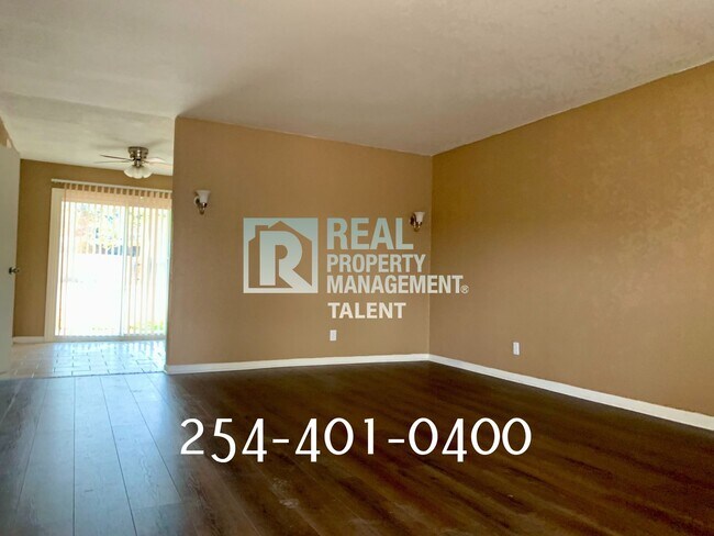 Foto del edificio - 2214 Saulsbury Dr