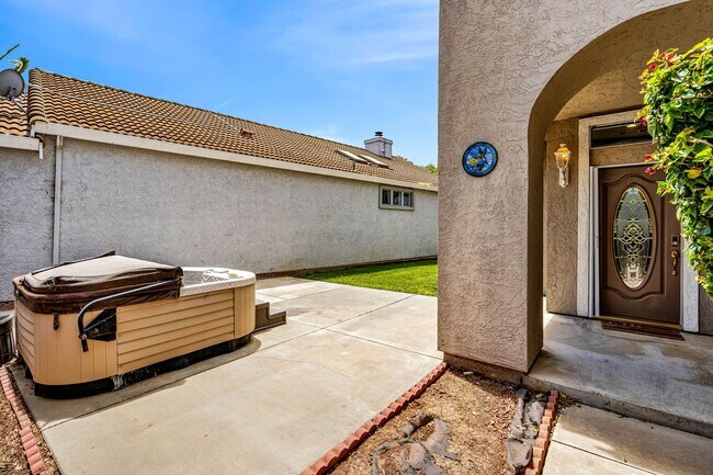 Foto del edificio - 2451 Cherry Hills Dr