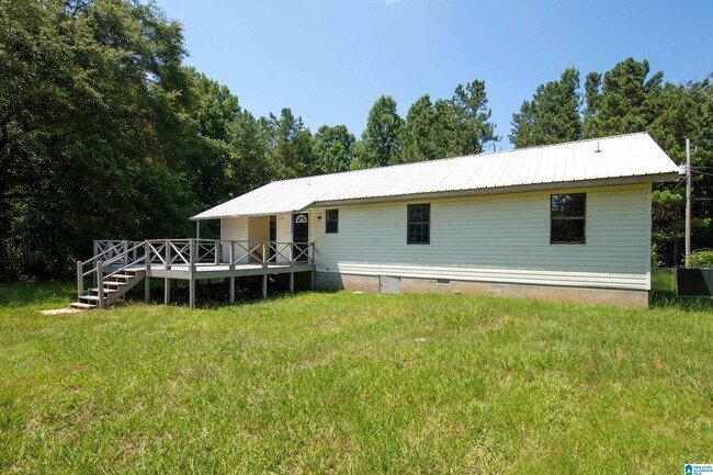 Foto del edificio - 95 Meadow Ln