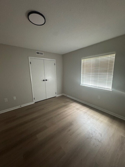 Building Photo - Deerfield Apartments