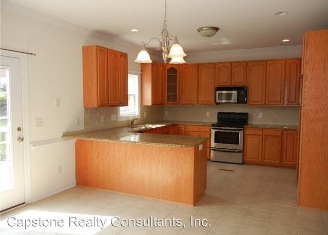 Building Photo - 4 br, 2.5 bath House - 3400 Willow Wind Drive