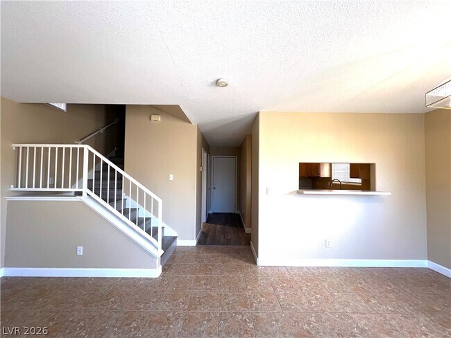 Foto del edificio - 5555 Leaning Oak Ave