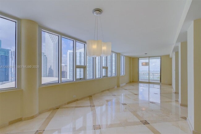 Building Photo - 888 Brickell Key Dr
