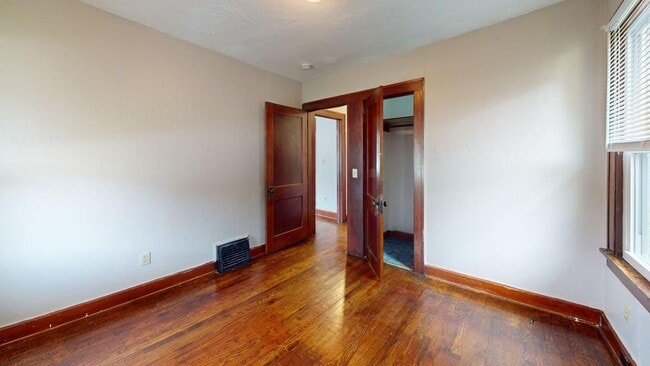 Building Photo - 1377 Nichols Ave