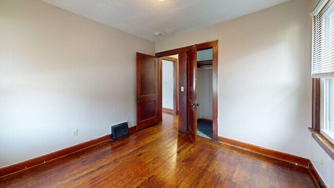 Foto del edificio - 1377 Nichols Ave