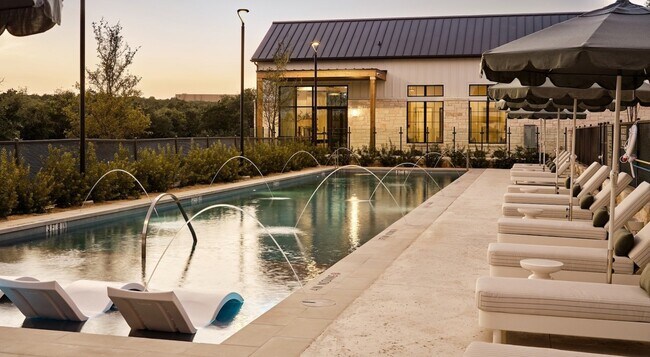 Foto del edificio - 9601 Ledgestone Terrace