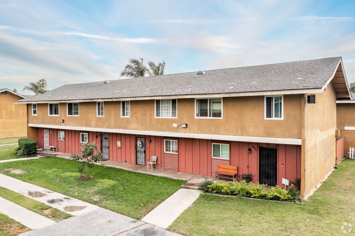 Foto principal - 631 S Fairview St