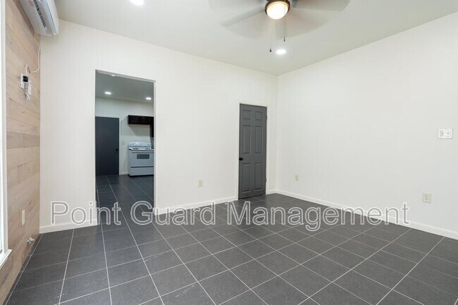 Foto del edificio - 169 S Belmont St
