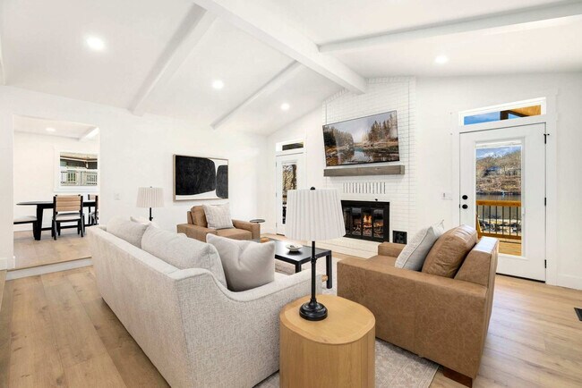 Building Photo - 89 Mayfair Dr