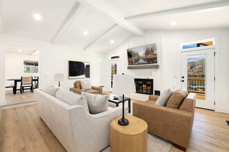 Building Photo - 89 Mayfair Dr