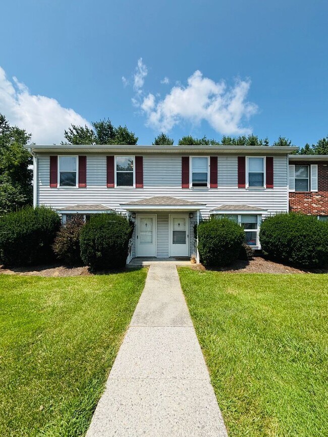 Foto del edificio - 317 Pheasant Run Ct