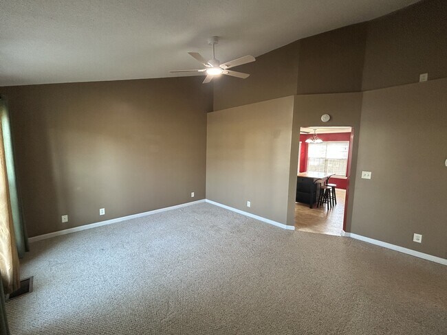 Foto del edificio - 3878 Roscommon Way