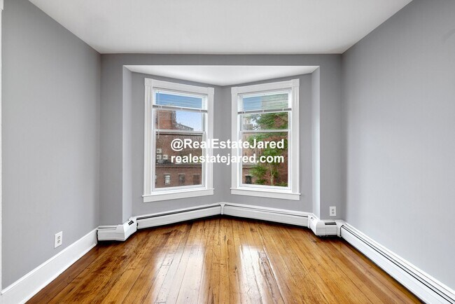 Foto del edificio - 608 Columbus Ave