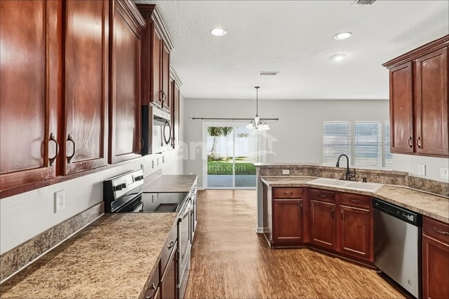 Building Photo - 2724 Creekfront Dr