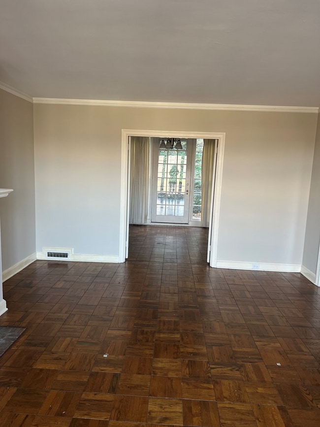 Building Photo - 146 High Rd