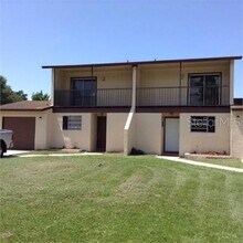 Building Photo - 800 Lucaya Dr
