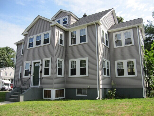 Building Photo - 31 Underwood Ave