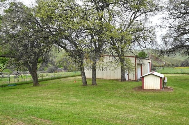Building Photo - 25190 Elwood Rd