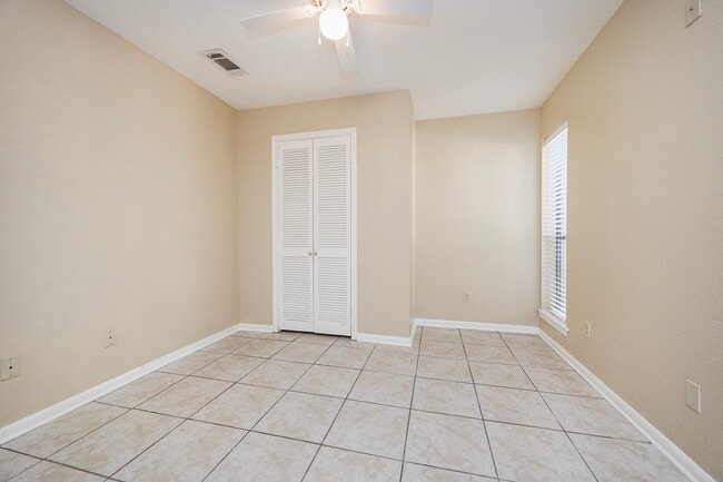 Foto del edificio - 7315 Foxside Ln